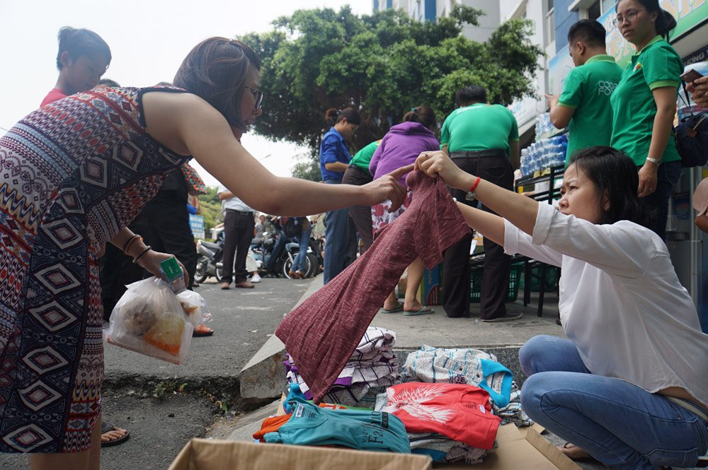 Lũ lượt khuân hành lý rời chung cư Carina Plaza